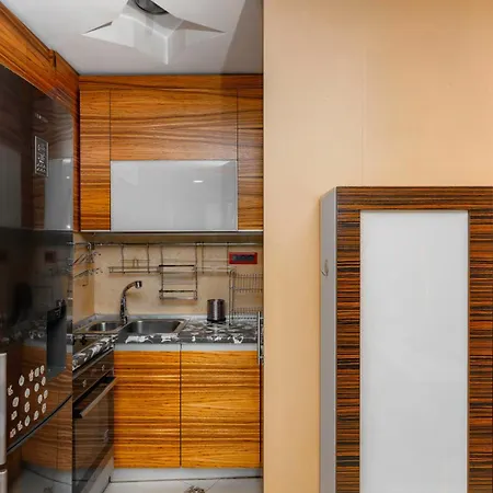 Apartment 1bd Next To Women's Market