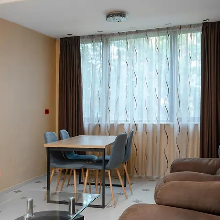 1bd Next To Women's Market Апартамент